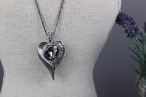 heart pendant short chain